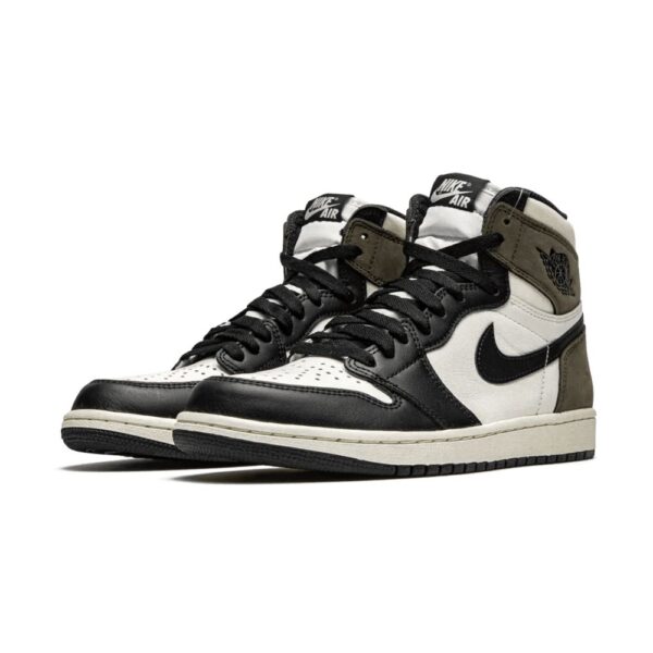 air-jordan-1-dark-mocha-4.jpg
