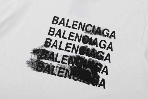 balenciaga-blurred-logo-3.jpg