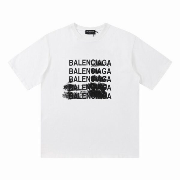 balenciaga-blurred-logo-5.jpg