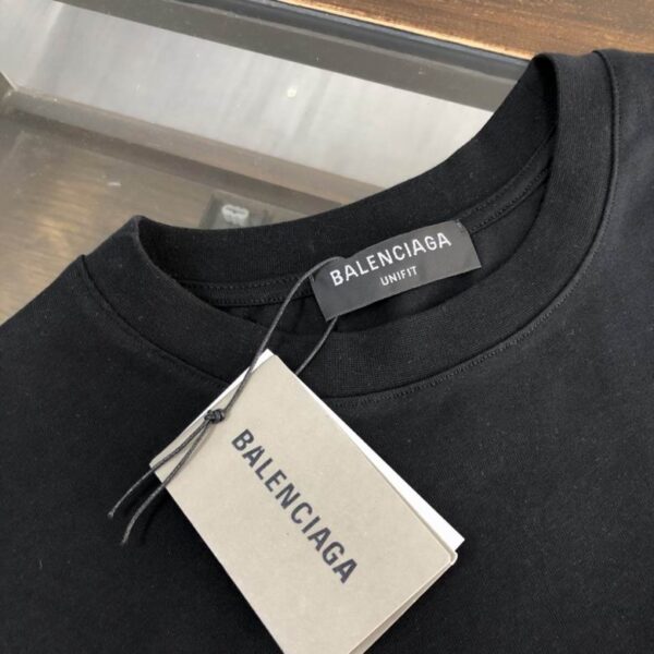 balenciaga´s-art-logo-8.jpg