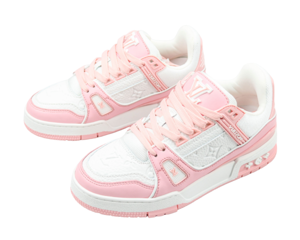 lv-trainer-sneaker-low-light-blue-2.png