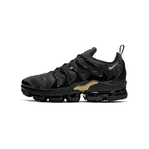 nike-air-vapormax-plus-black-gold.jpg