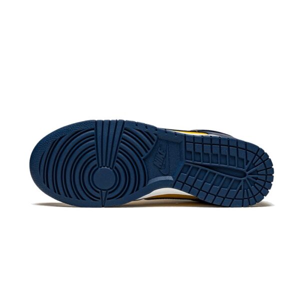 nike-dunk-low-michigan.jpg