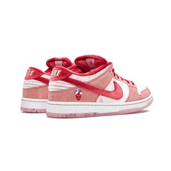 nike-sb-dunk-strangelove-1.jpg