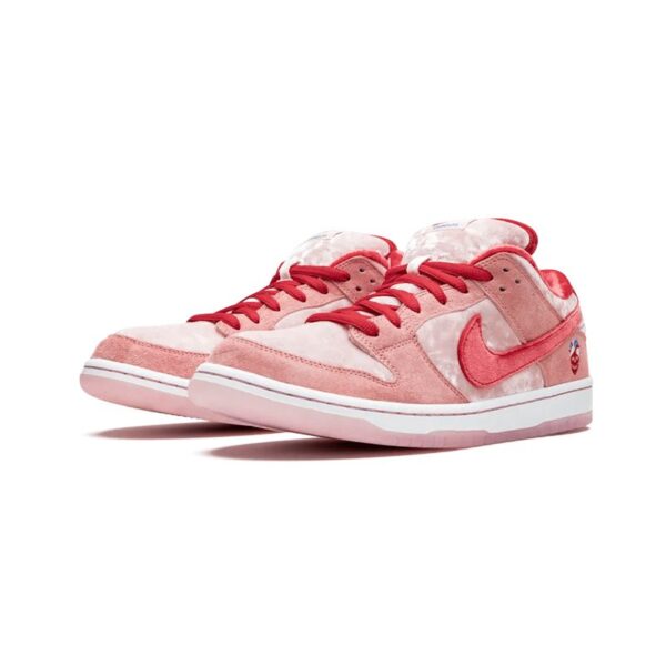 nike-sb-dunk-strangelove-4.jpg