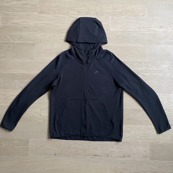 nike-tech-black.jpg