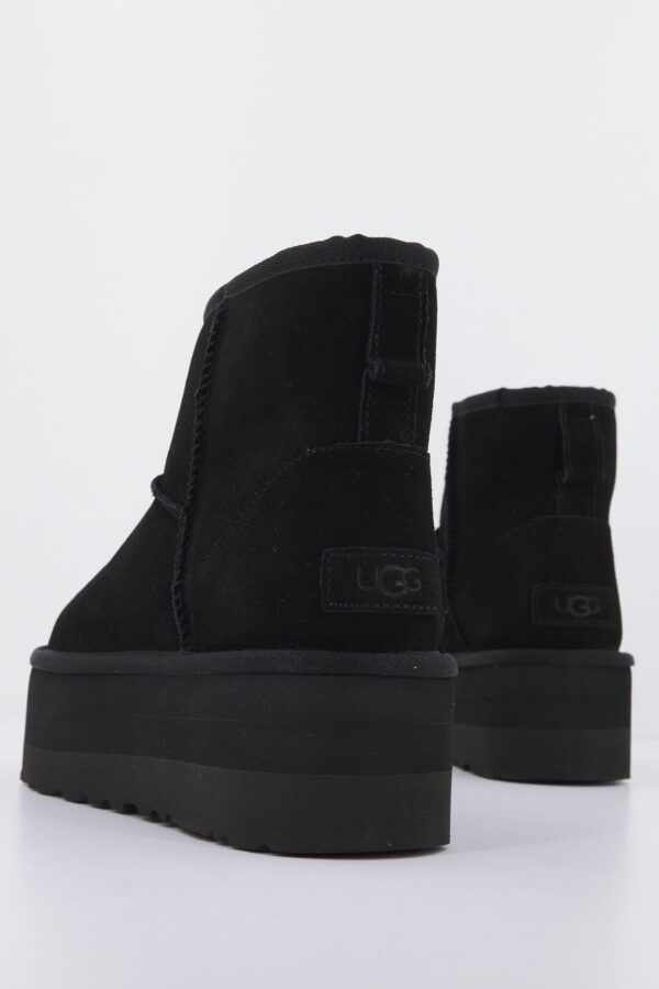 ugg-classic-platform-black-2.jpg