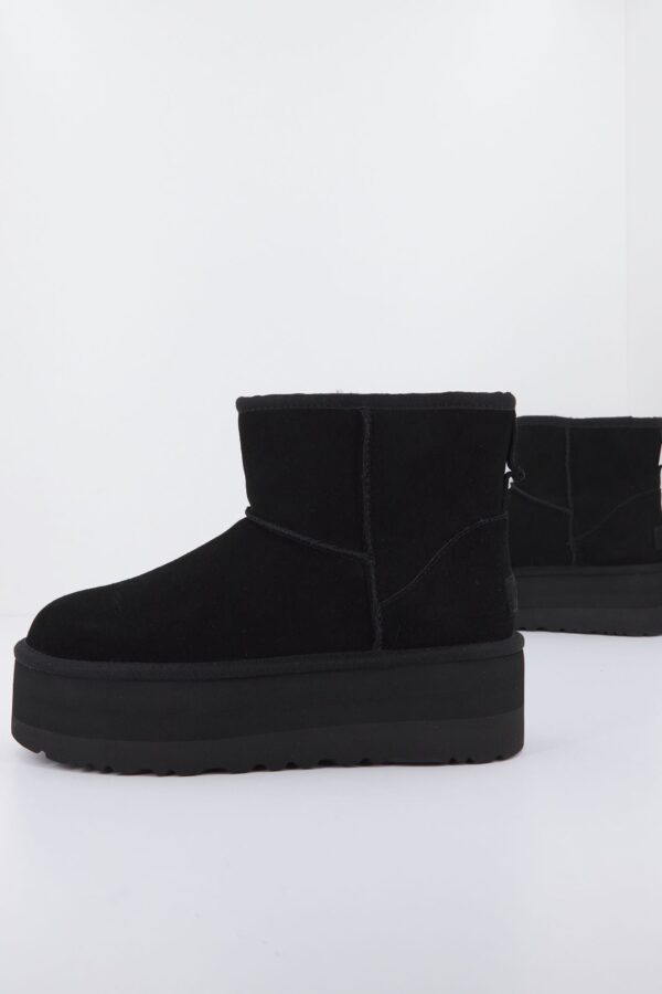 ugg-classic-platform-black-3.jpg